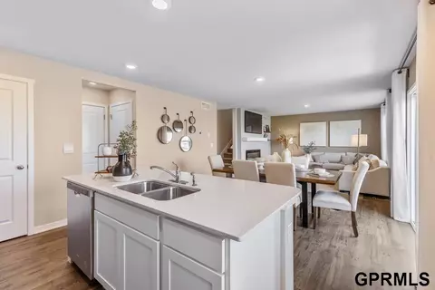 17062 Young St, Bennington, NE 68007 photo 7