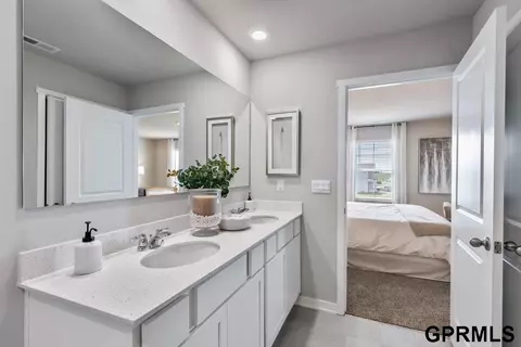 17062 Young St, Bennington, NE 68007 photo 22
