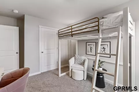 17062 Young St, Bennington, NE 68007 photo 23
