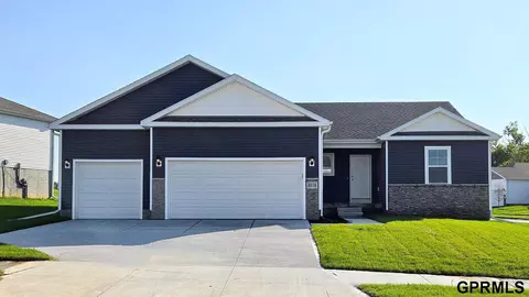 8118 N 170 Ave, Bennington, NE 68007