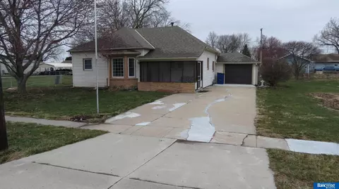 320 W 1st St, Cortland, NE 68331