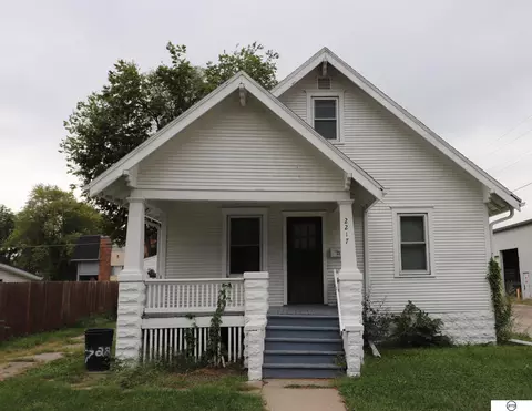 2217 Dudley St, Lincoln, NE 68503