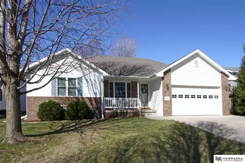 1679 N Columbia Ave, Seward, NE 68434