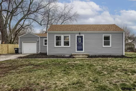 8325 Burt St, Omaha, NE 68114