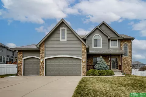 12638 S 80th St, Papillion, NE 68046
