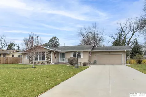 2108 N 102nd St, Omaha, NE 68134