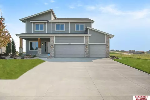 11607 S 113 Ave, Papillion, NE 68046