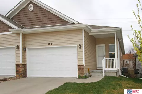 5621 Barrington Cir, Lincoln, NE 68516