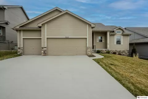 2618 N 167th St, Omaha, NE 68116