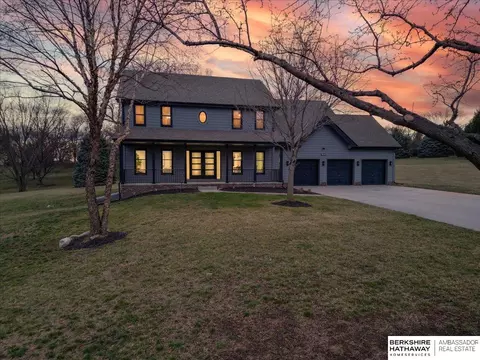 9642 S 161st St, Omaha, NE 68136
