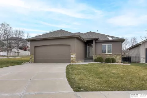 7302 N 155th St, Bennington, NE 68007