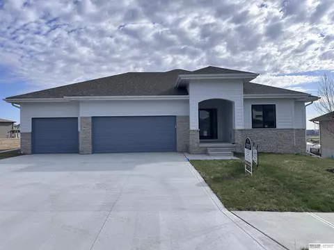 4421 N 189 St, Elkhorn, NE 68022