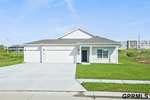 17517 Rose Lane Rd, Omaha, NE 68137