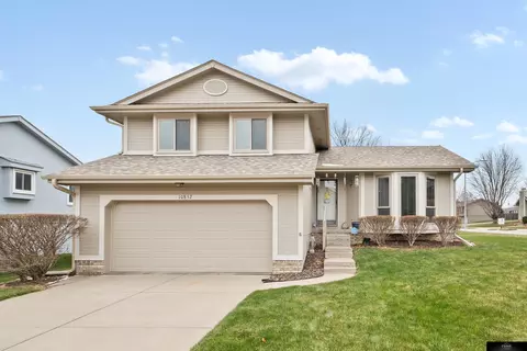 10852 Bauman Ave, Omaha, NE 68164