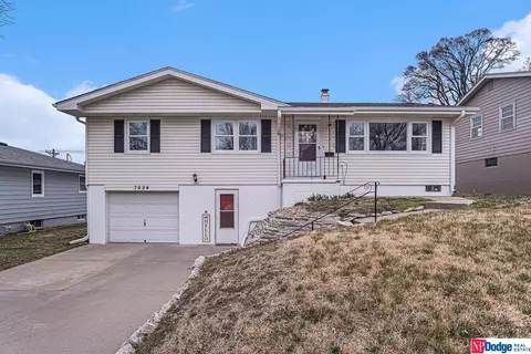 7624 Ontario St, Omaha, NE 68124