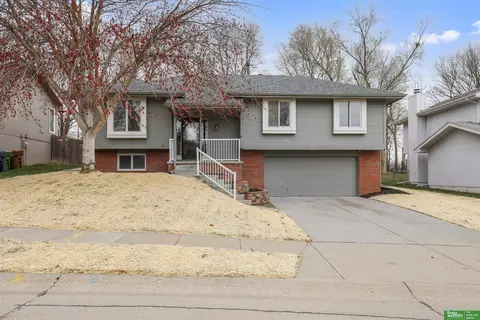 3118 Tammy St, Bellevue, NE 68123