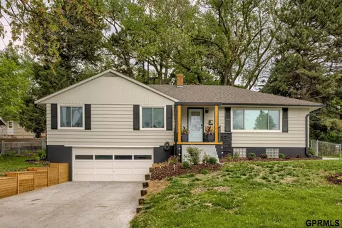 1021 N 67 Ave, Omaha, NE 68132
