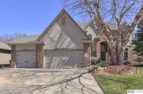 11841 S 47th St, Papillion, NE 68133
