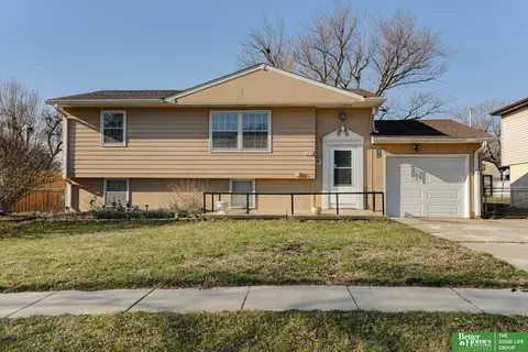 12 Wenwood Cir, Council Bluffs, IA 51503