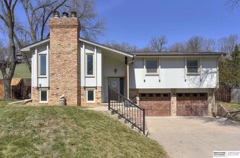 912 Kohl Cir, Bellevue, NE 68005