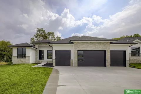 4505 S 202nd St, Omaha, NE 68135