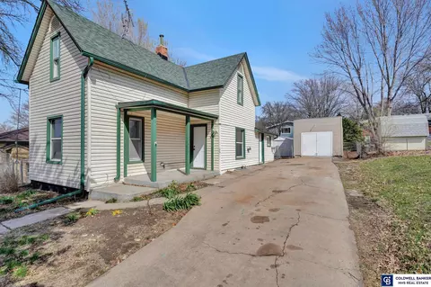 4432 S 49th St, Lincoln, NE 68516