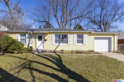 521 S 69th St, Omaha, NE 68106