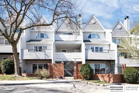 104 S 37 St #1, Omaha, NE 68131