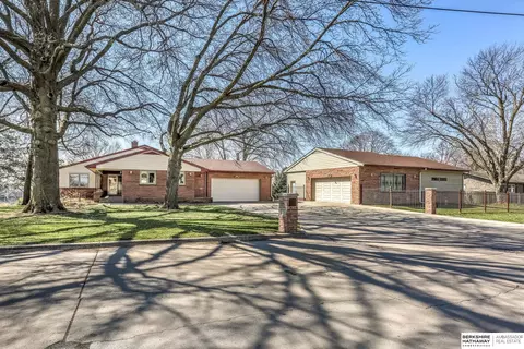 1706 S 75 St, Omaha, NE 68124