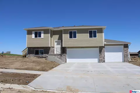 5700 W Redberry Ln, Lincoln, NE 68528
