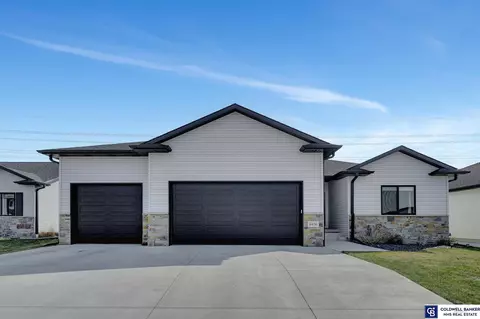 6430 Las Verdes Ln, Lincoln, NE 68523