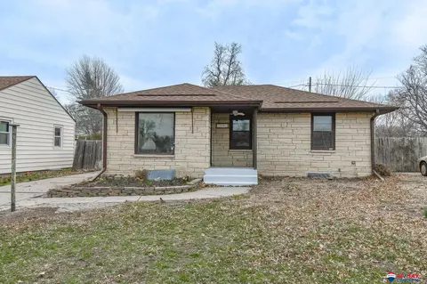 1912 N 67th St, Lincoln, NE 68505