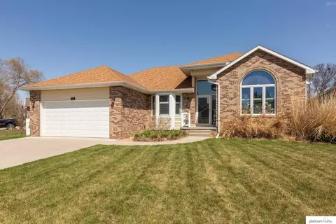 720 Day Dr, Fremont, NE 68025