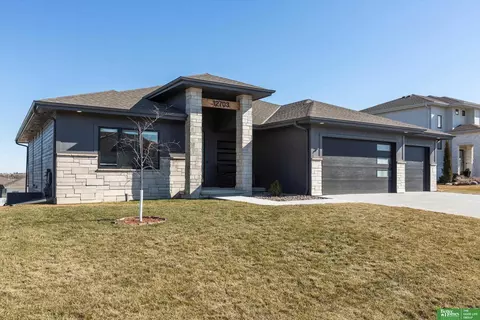 12703 S 78th St, Papillion, NE 68046