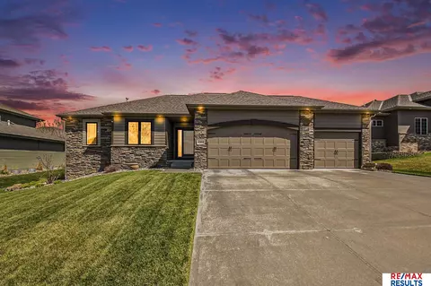 4303 N 208th St, Omaha, NE 68022