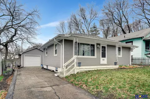 4911 Hillside St, Lincoln, NE 68506