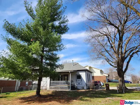 3931 Pioneers Blvd, Lincoln, NE 68506