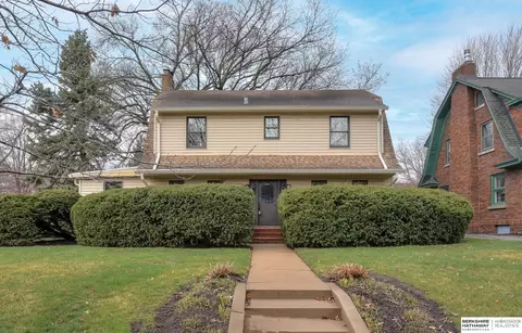 122 S 50 St, Omaha, NE 68132