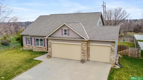 9210 S 17 St, Bellevue, NE 68147
