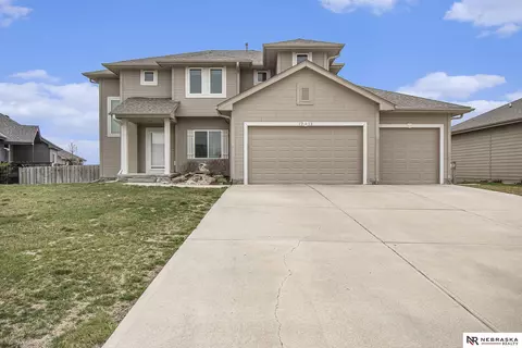 12212 S 213th Ave, Gretna, NE 68028