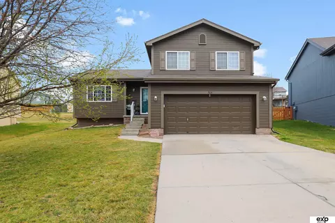 7614 Bondesson St, Omaha, NE 68122