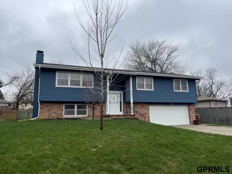 3723 Gayle St, Bellevue, NE 68123