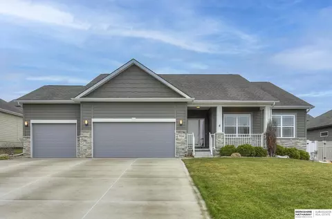 7314 N 162nd St, Bennington, NE 68007
