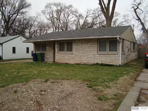 2714 Crawford St, Bellevue, NE 68005