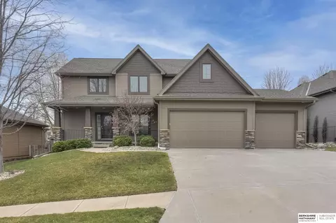 19905 Harney St, Elkhorn, NE 68022