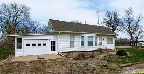 412 8th St, Brock, NE 68320