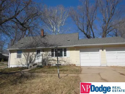 8420 Pinkney St, Omaha, NE 68134