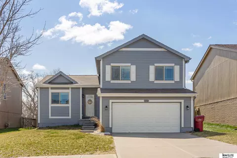 14541 Grebe St, Bennington, NE 68007