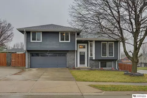 8211 S 152nd Ave, Omaha, NE 68138