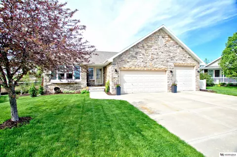 14937 Bodmer St, Bennington, NE 68007